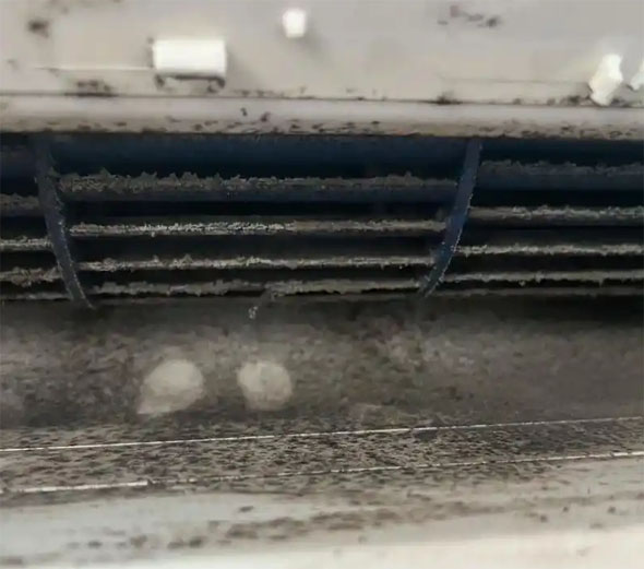 召陵空调吹的风有股烧焦味是怎么回事